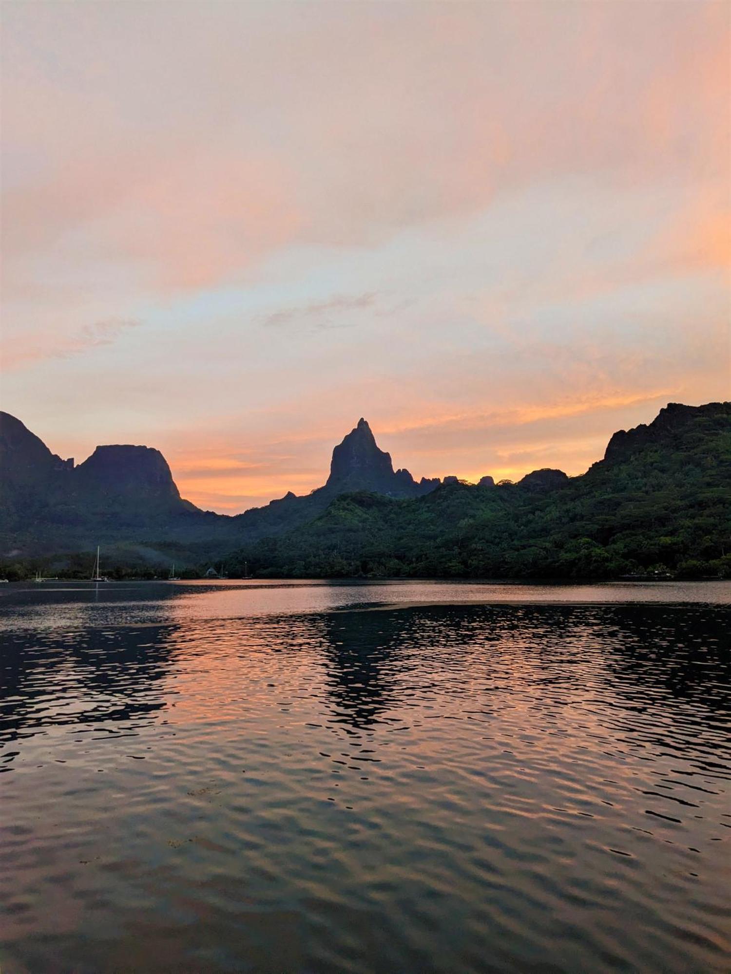 Séjour insolite voilier Mori Ora Moorea Exterior foto